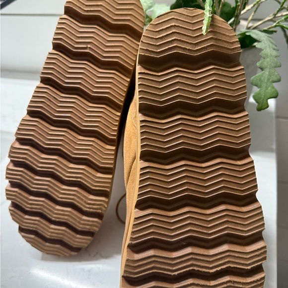 Steve Madden chestnut boot - Picture 3 of 5